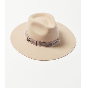 Wyeth hat